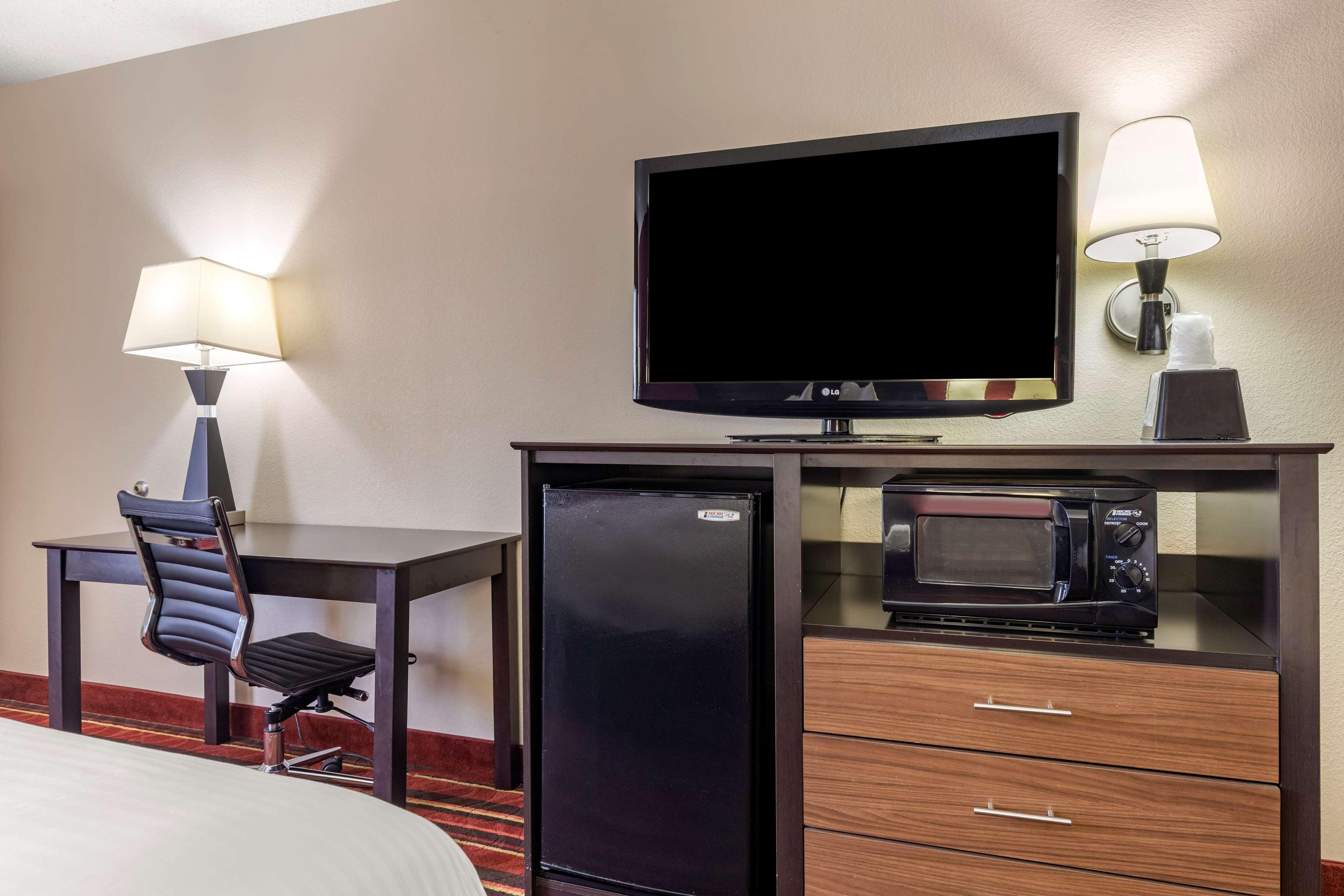 Best Western Lindale Inn Dış mekan fotoğraf