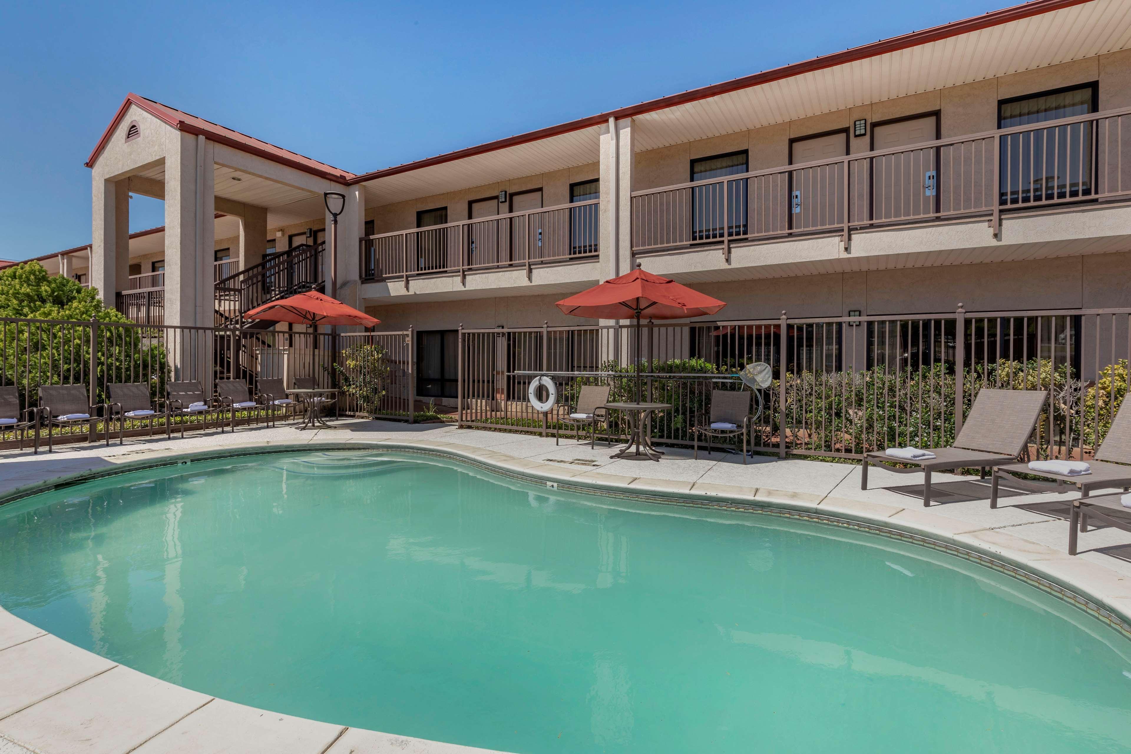 Best Western Lindale Inn Dış mekan fotoğraf
