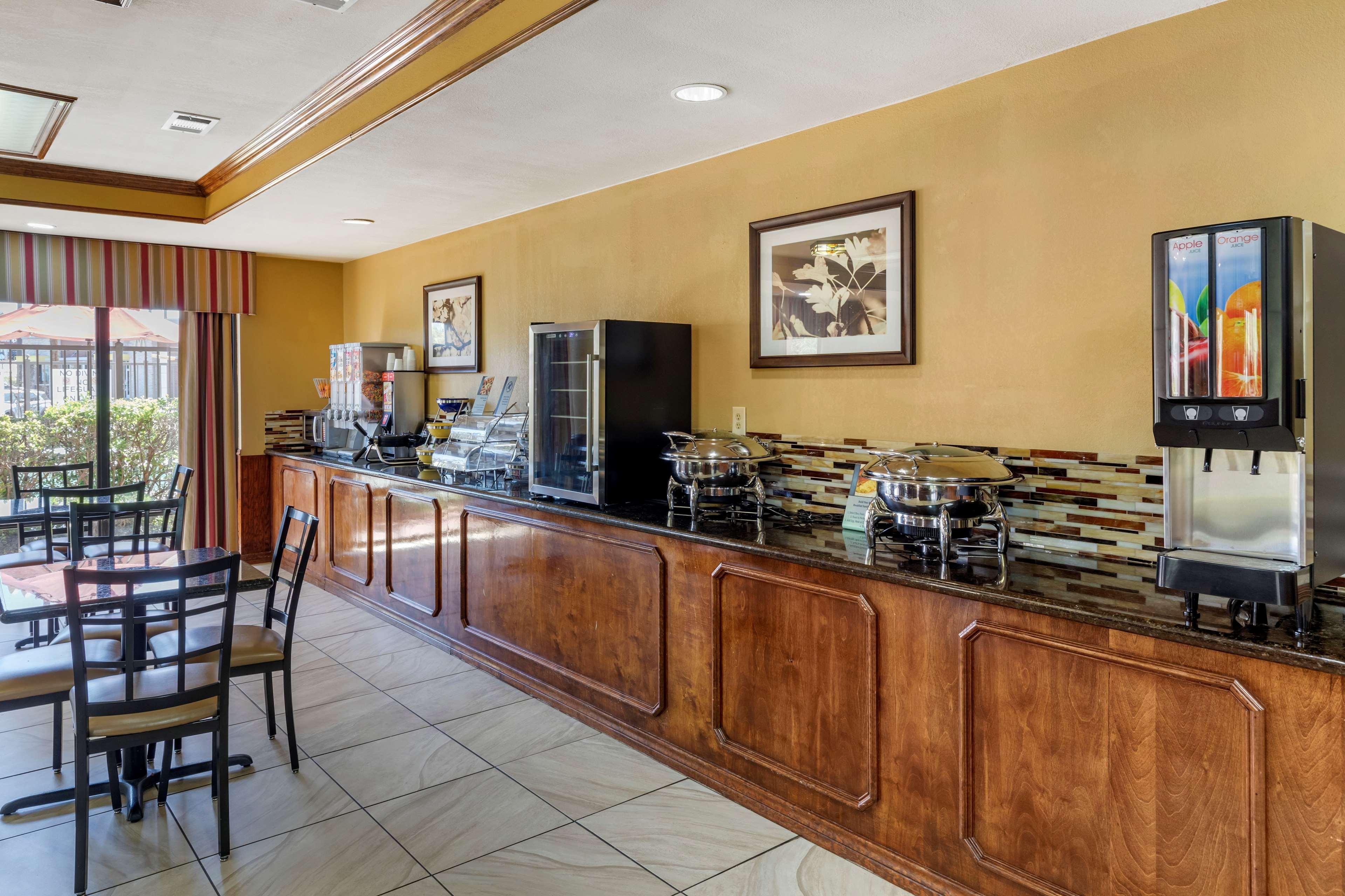 Best Western Lindale Inn Dış mekan fotoğraf
